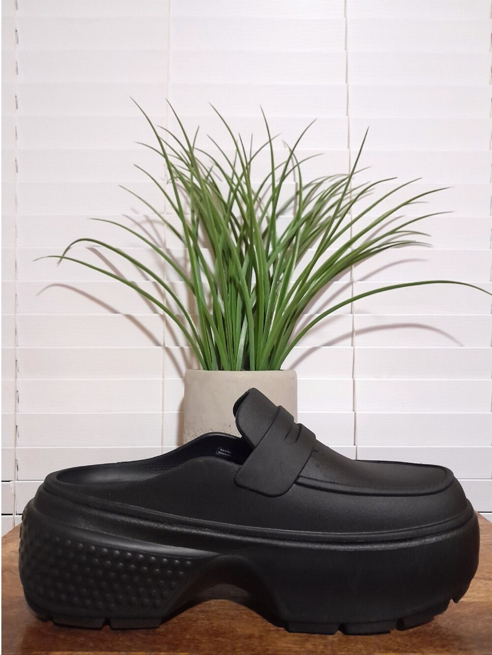 Crocs Chunky Platform Lugged Stomp Loafers Mules Black Sz W10 M8 - Picture 12 of 12